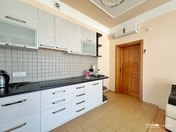 Dreistöckiges Haus in Dobra Voda 308m2