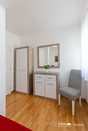 Geräumige Duplex-Wohnung mit Meerblick in Sveti Stefan