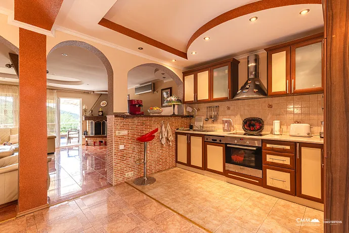 Haus in Kumbor 200 m zum Meer