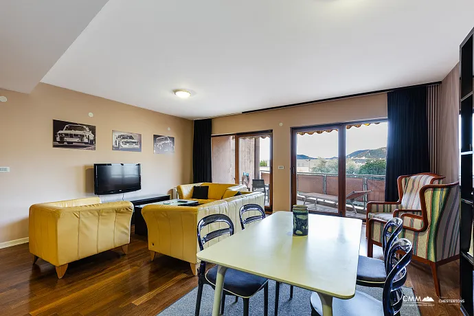 Zwei-Zimmer-Wohnung 84 m² in Pržno – Komfort und Gemütlichkeit am Meer