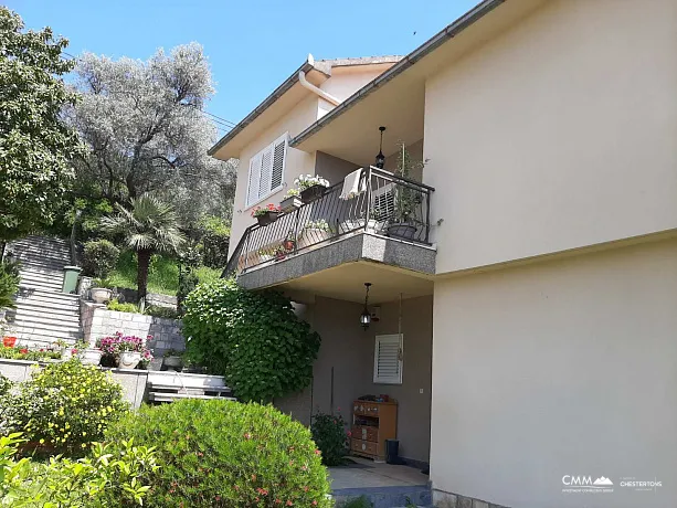 Haus mit herrlicher Aussicht in Tivat zu verkaufen