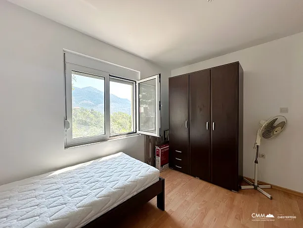 Dreistöckiges Haus mit Meerblick in Zagradje