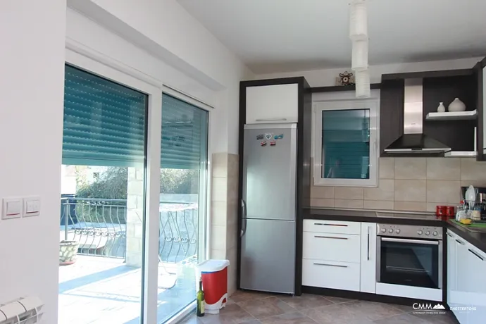 Luxuriöses Haus mit Apartments in Stoliv, nur einen Schritt vom Meer entfernt!