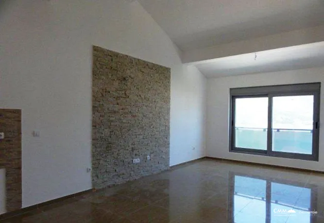 Einzimmerwohnung in Dobrota mit Meerblick