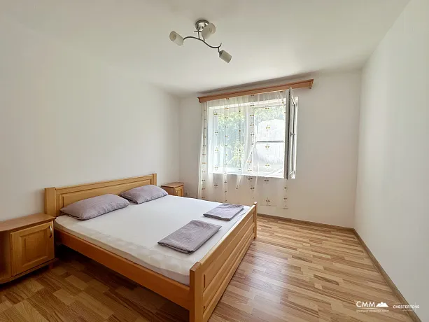 Dreistöckiges Haus in Dobra Voda 308m2