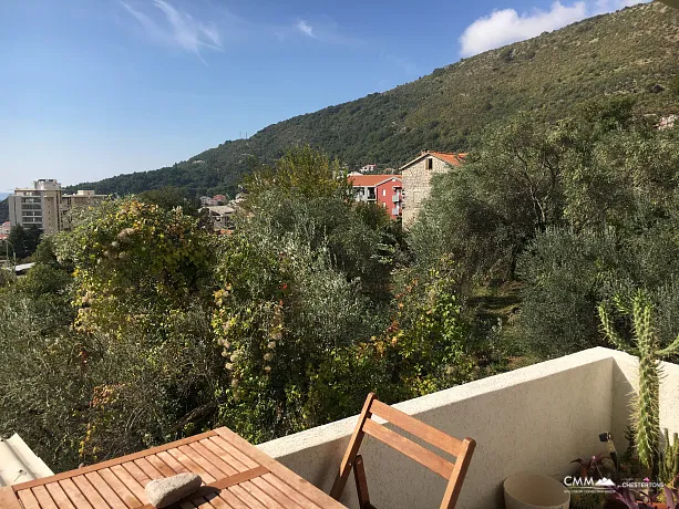 Charmante Meerblick-Residenz mit 3 Schlafzimmern in Petrovac