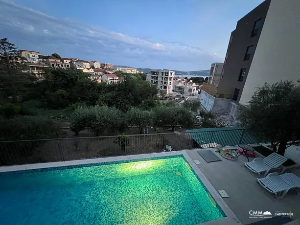 Geräumige Wohnung mit Meerblick in Tivat, Stadtteil Mažina