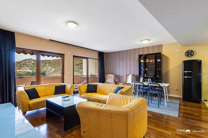 Zwei-Zimmer-Wohnung 84 m² in Pržno – Komfort und Gemütlichkeit am Meer