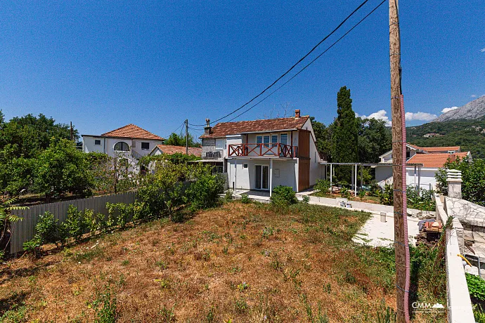 Zweifamilienhaus mit traumhaftem Blick auf die Adria. Perfekt für Eigennutzung oder als Kapitalanlage.