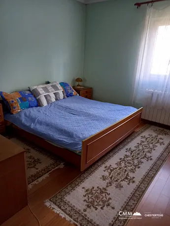 Drei -Story -geräumiges Haus in Tivat
