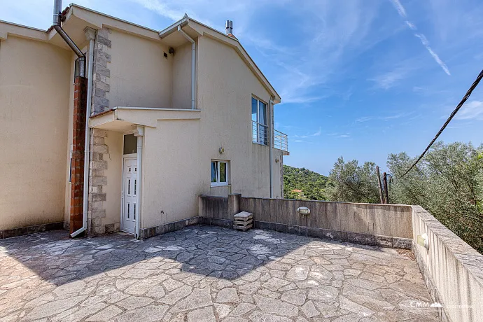 Elegantes Haus mit atemberaubendem Blick auf die Bucht von Kotor in Herceg Novi