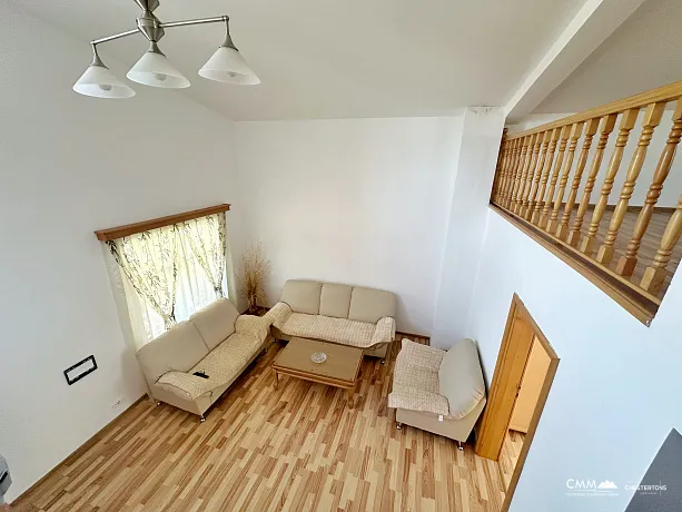 Dreistöckiges Haus in Dobra Voda 308m2