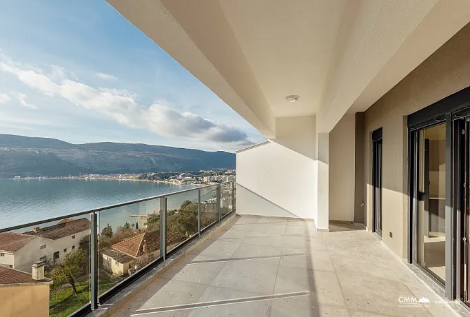 Apartments in einem Komplex mit Schwimmbad in Herceg Novi
