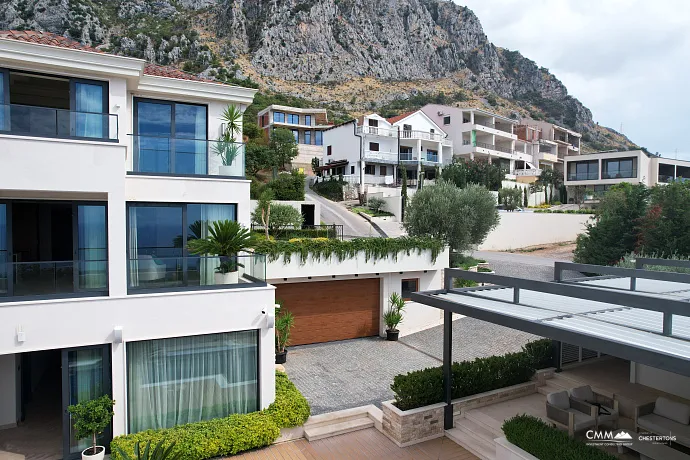 Exklusive Villa in Blizikuće, nahe Sveti Stefan