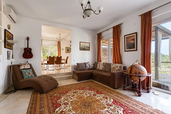 Elegantes Haus mit atemberaubendem Blick auf die Bucht von Kotor in Herceg Novi