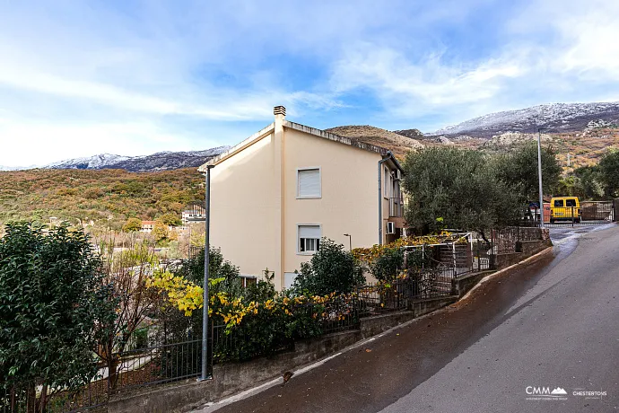 Zwei-Zimmer-Wohnung 84 m² in Pržno – Komfort und Gemütlichkeit am Meer