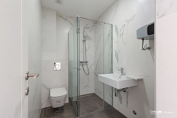 Ein-Zimmer-Wohnung mit Garage, Bečići