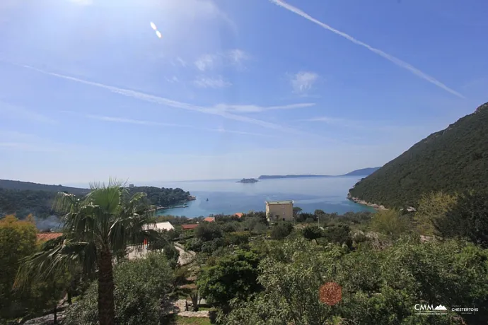 Luxusvilla mit Meerblick
