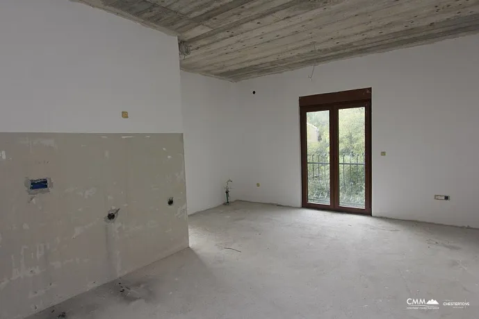 Neues Haus in Becici