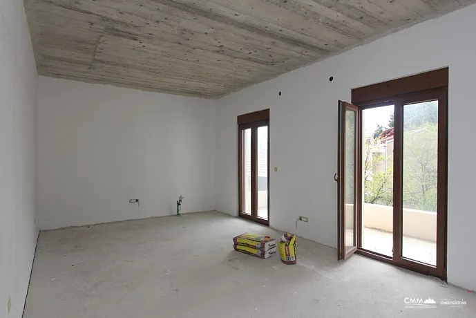 Neues Haus in Becici