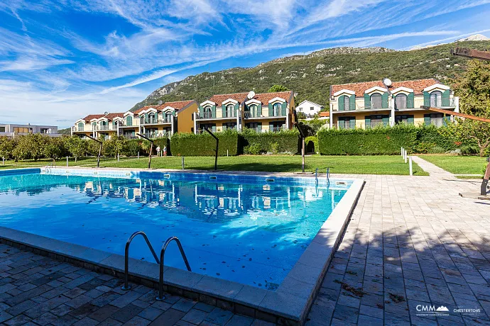 Dreistöckiges Haus mit drei Schlafzimmern, 176 m², Lastva