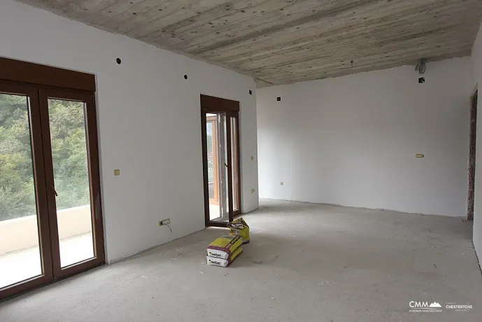 Neues Haus in Becici