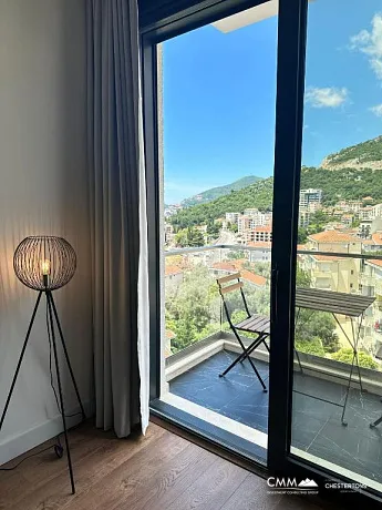 Zu verkaufen Wohnung in Becici in der Nähe des Meeres