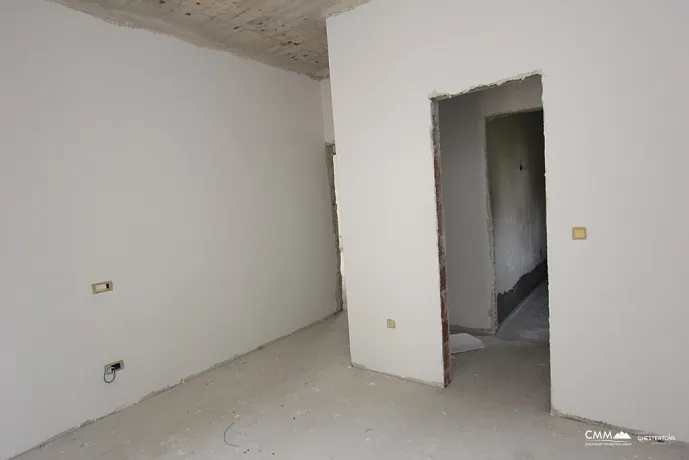 Neues Haus in Becici