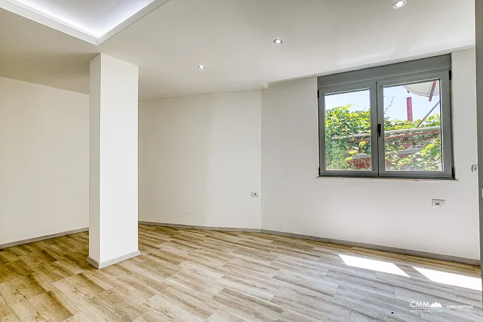 Penthouse in Ulcinj mit Meerblick