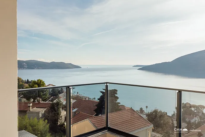 Apartments in einem Komplex mit Schwimmbad in Herceg Novi