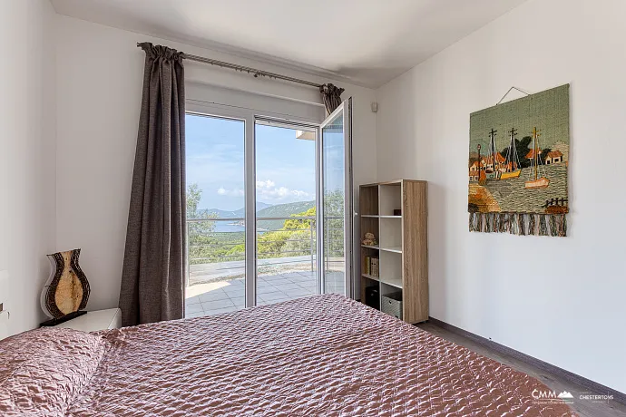 Elegantes Haus mit atemberaubendem Blick auf die Bucht von Kotor in Herceg Novi