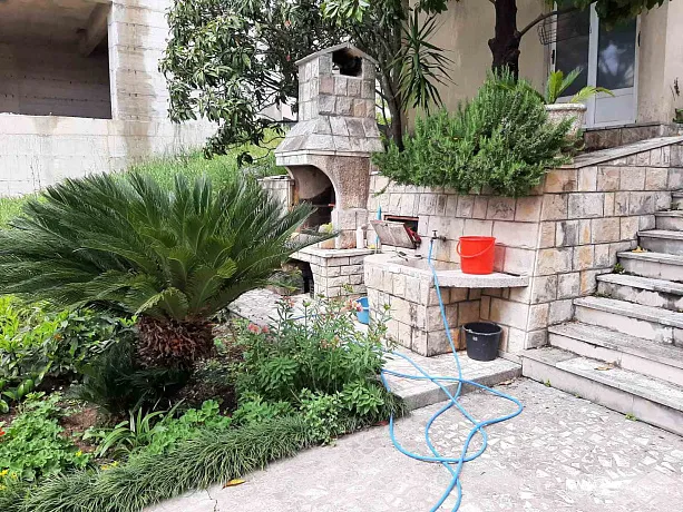 Haus mit herrlicher Aussicht in Tivat zu verkaufen