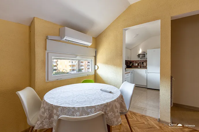 Zweizimmerwohnung in Budva, 60 m², Top-Lage nahe dem Strand