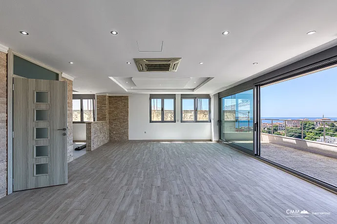Penthouse in Ulcinj mit Meerblick