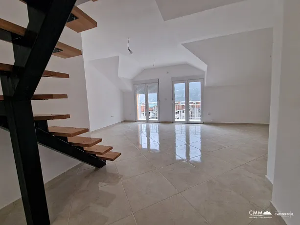 Maisonette-Wohnung mit drei Schlafzimmern in Igalo mit Meerblick