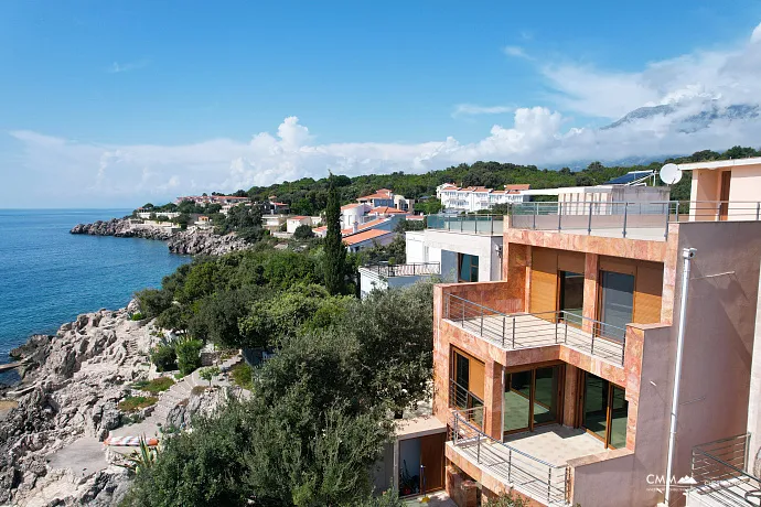 Geräumiges Haus in Utjeha mit Panoramablick auf das Meer