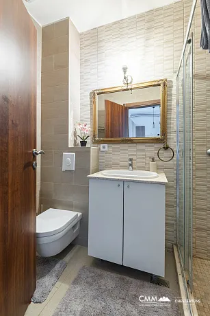 Geräumige Wohnung mit Meerblick in Tivat, Stadtteil Mažina