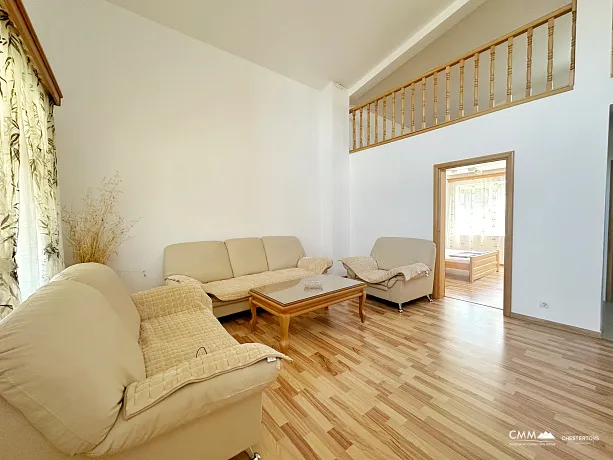Dreistöckiges Haus in Dobra Voda 308m2