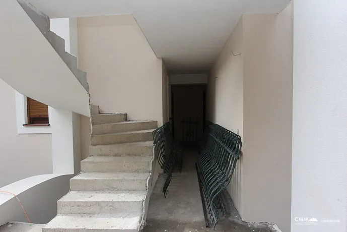 Neues Haus in Becici
