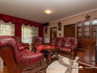 Wohn- und Geschäftshaus in Sutomor zu verkaufen