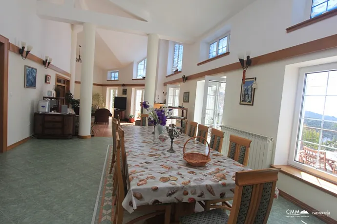 Luxusvilla mit Meerblick