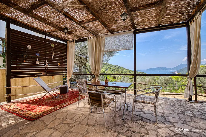Elegantes Haus mit atemberaubendem Blick auf die Bucht von Kotor in Herceg Novi