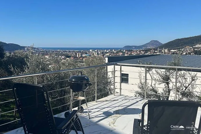 Moderne Villa mit atemberaubendem Meerblick in Bar