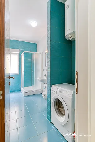Wohnung mit Meerblick, Bijela