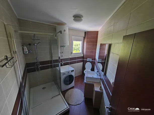 Schöne möblierte Wohnung zum Verkauf in Krimovica, in der Nähe von Budva