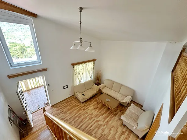 Dreistöckiges Haus in Dobra Voda 308m2