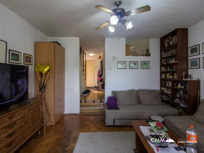 Dreizimmer-Maisonette-Wohnung im Zentrum von Budva