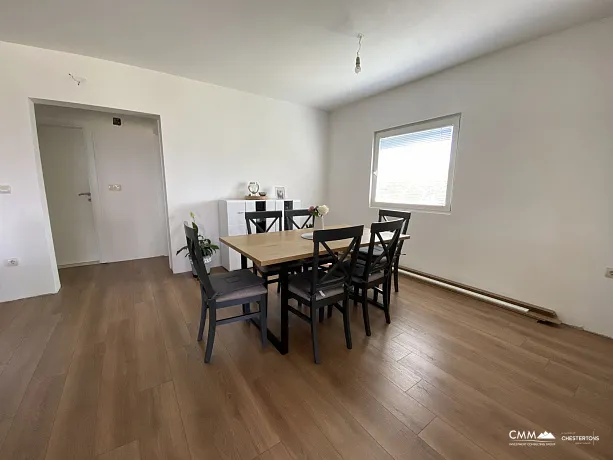 Haus in Radanovici mit Wohnungen