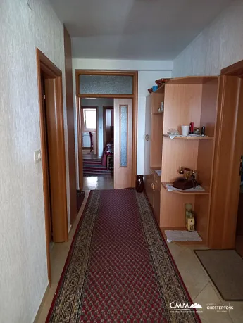 Drei -Story -geräumiges Haus in Tivat