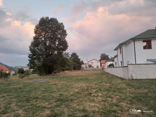 Grundstück in Cetinje